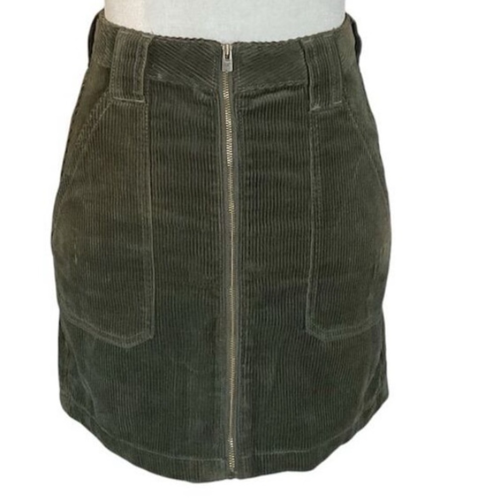 Hollister Women's Skirt Size 0 Green Corduroy High Rise Mini Zip Front w/Pockets